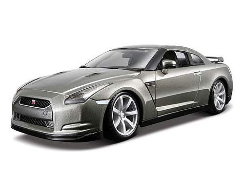 Bburago Nissan GT-R KIT 1:18