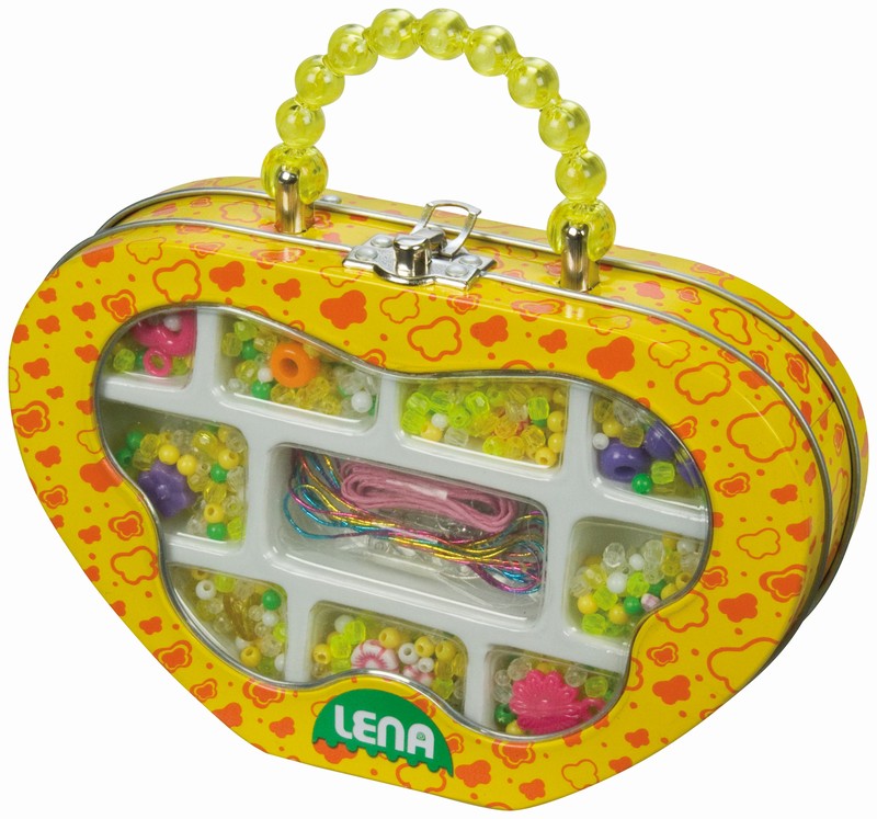 Lena navliekacie perly v žltom k