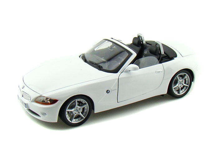 Bburago  BMW Z4  1:18 Gold