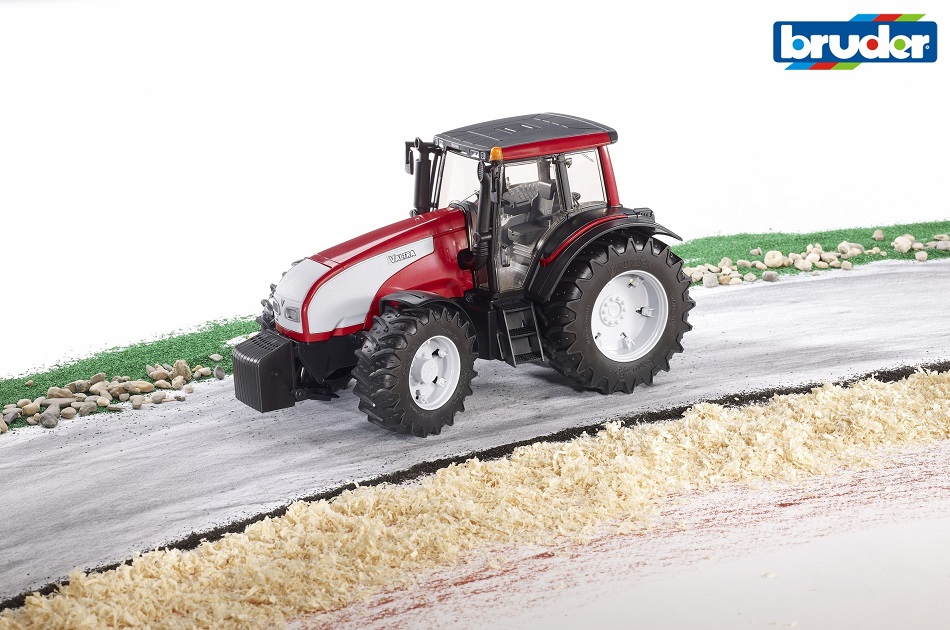 Bruder Traktor Valtra T191