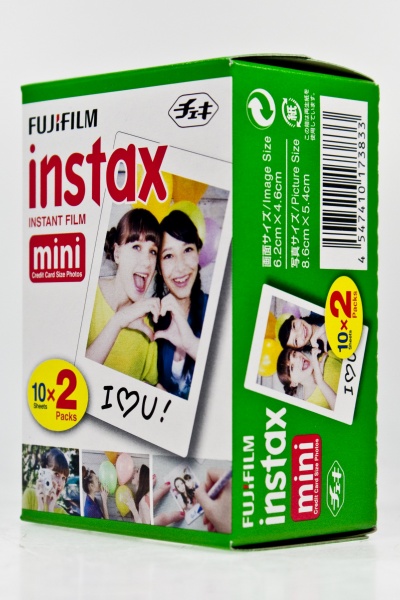 Instantný film Fujifilm Color fi