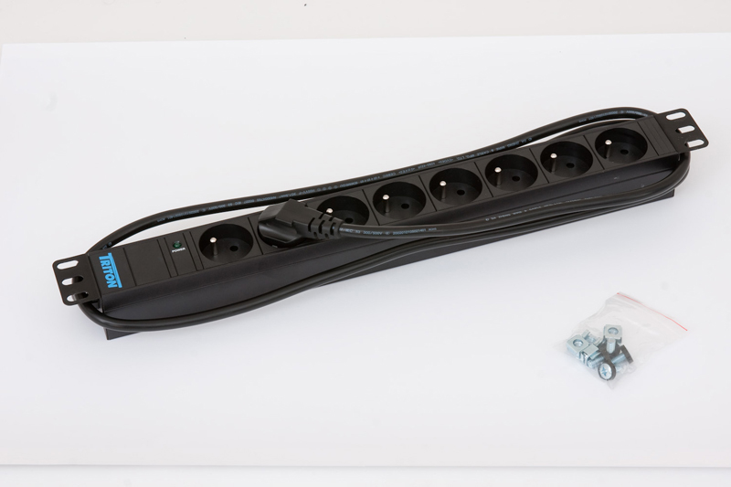 Rozvodný panel Triton  1U 8x 220